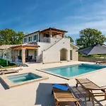 Villa Clara Kavran