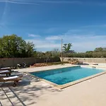 Villa Clara Kavran