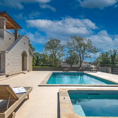 Clara Вилла Kavran